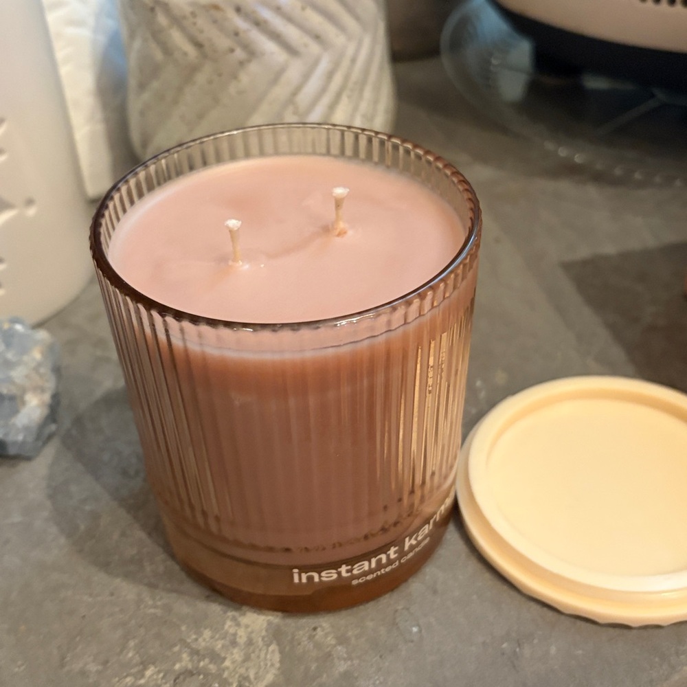 NIB Snif Instant Karma Scented Candle 8.5 ounce luxe ribbed glass vessel NEW - Picture 6 of 14